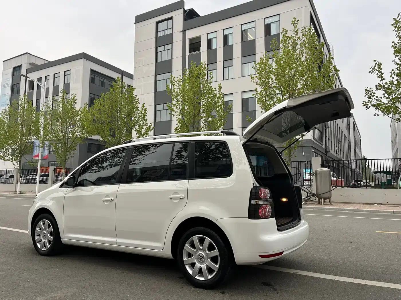 2018 Touran L 1.6L Manual Fashion Edition — миниатюра 16