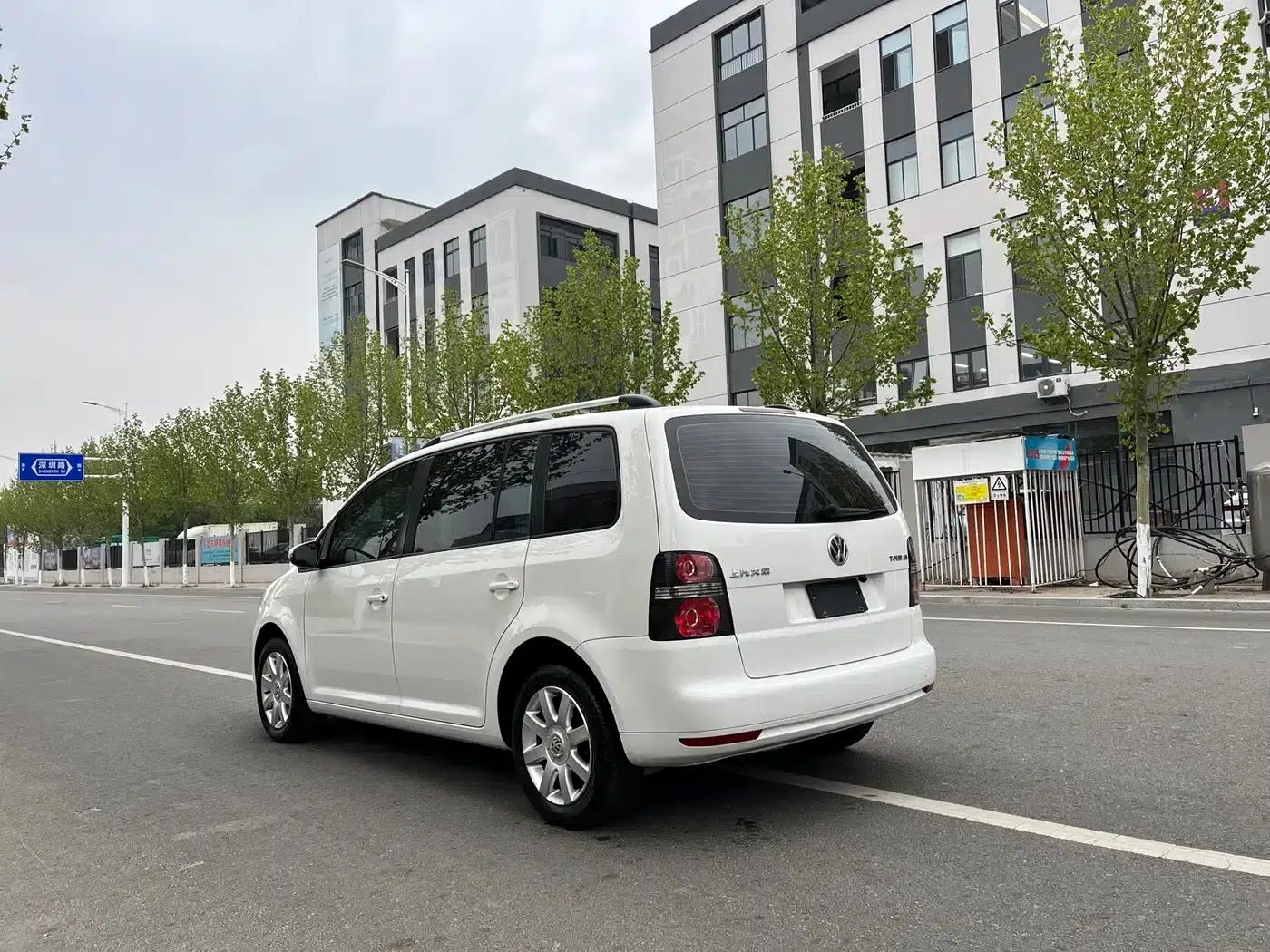 2018 Touran L 1.6L Manual Fashion Edition — миниатюра 4