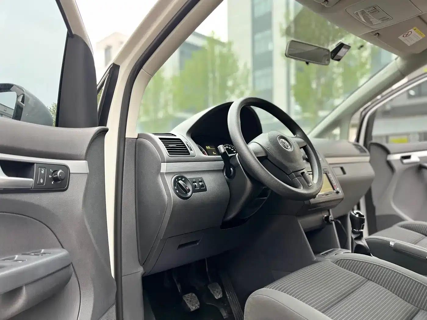 2018 Touran L 1.6L Manual Fashion Edition — миниатюра 8