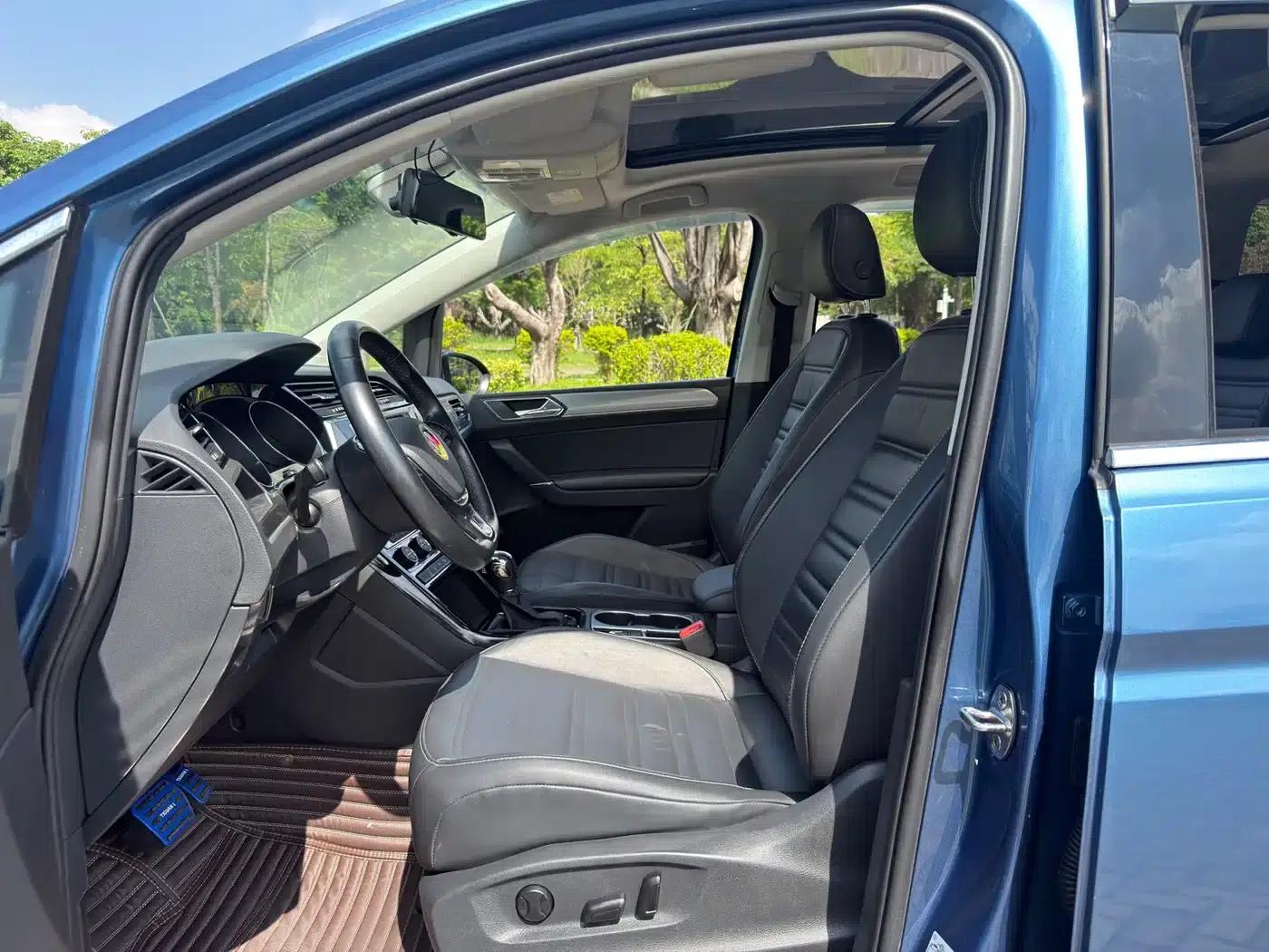 2016 Touran L 330TSI DSG Luxury Edition — миниатюра 5