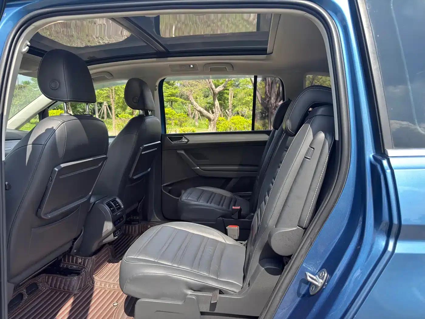 2016 Touran L 330TSI DSG Luxury Edition — миниатюра 7