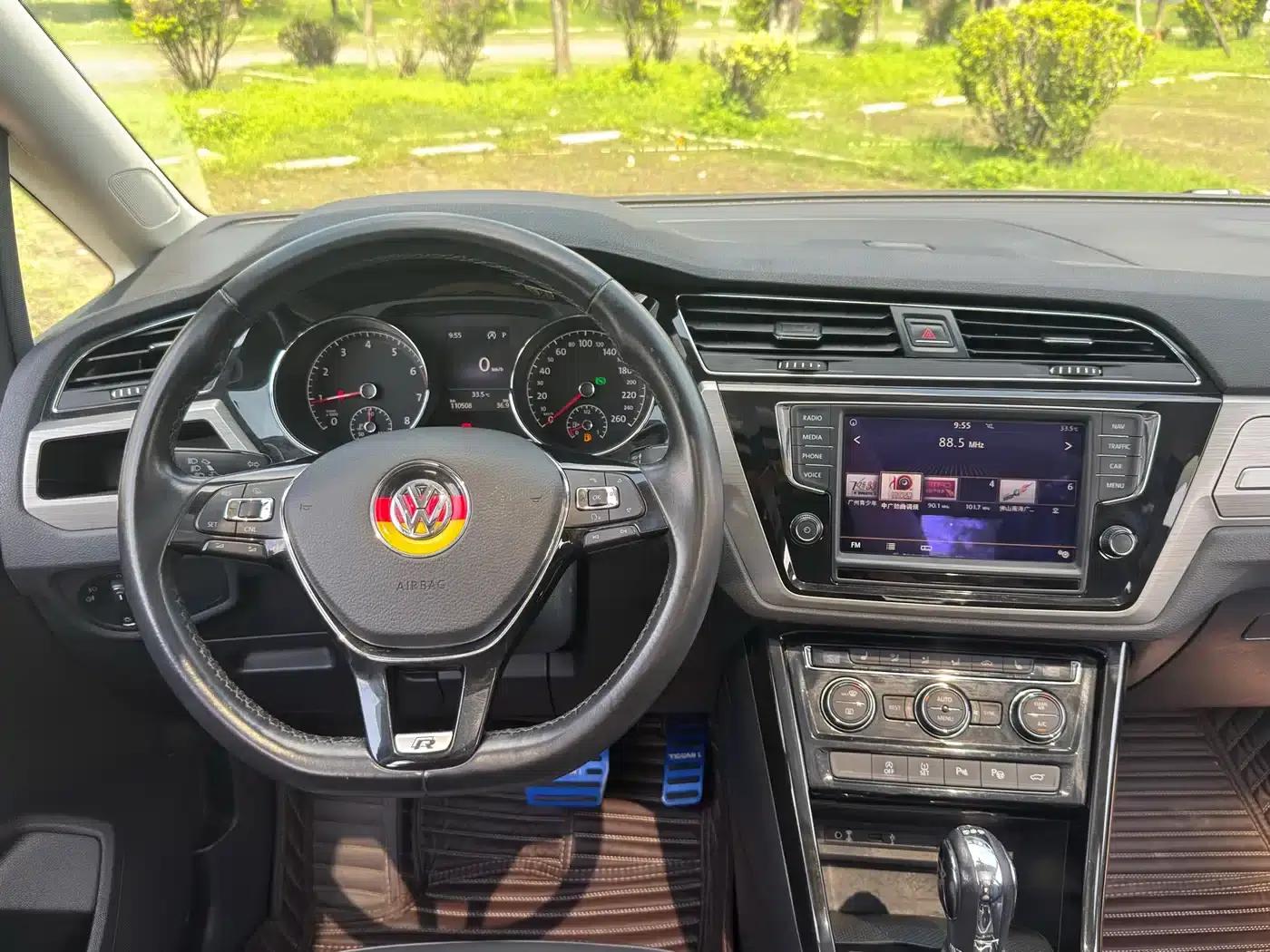 2016 Touran L 330TSI DSG Luxury Edition — миниатюра 8
