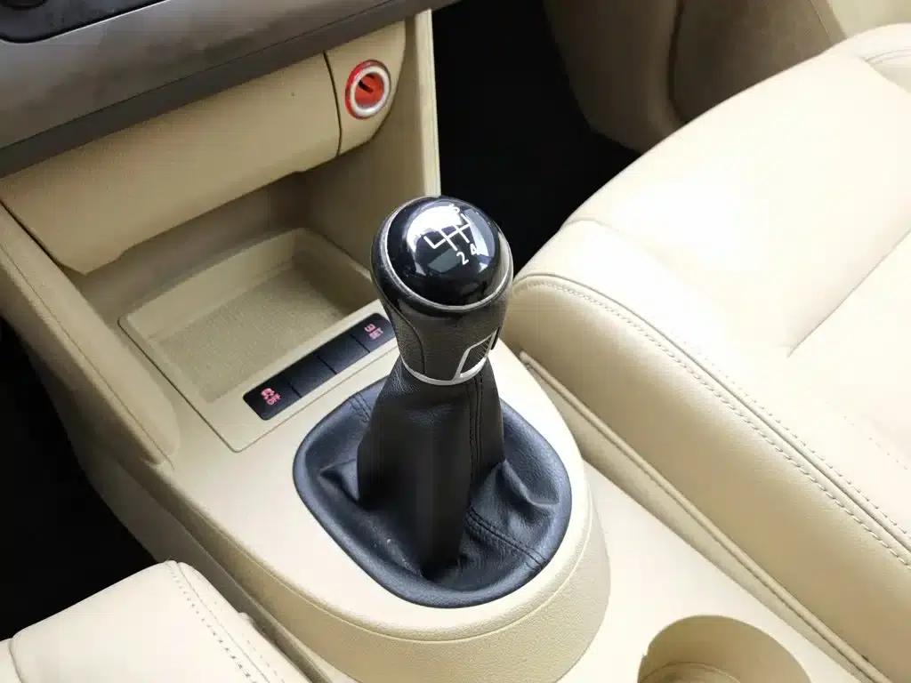 2013 Volkswagen Touran 1.4T Manual Comfort Edition 5-seater — миниатюра 13