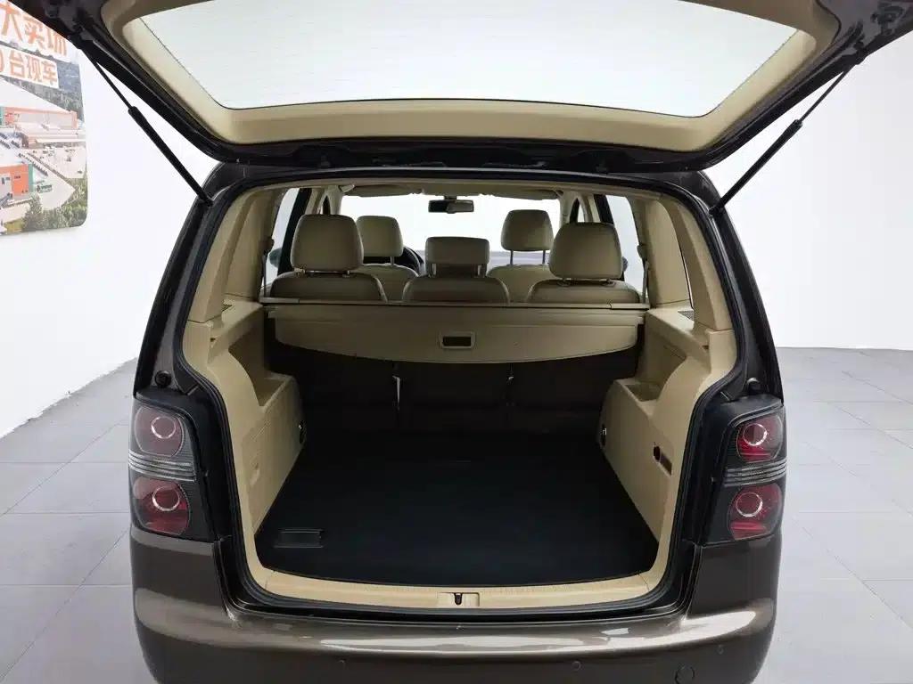 2013 Volkswagen Touran 1.4T Manual Comfort Edition 5-seater — миниатюра 16