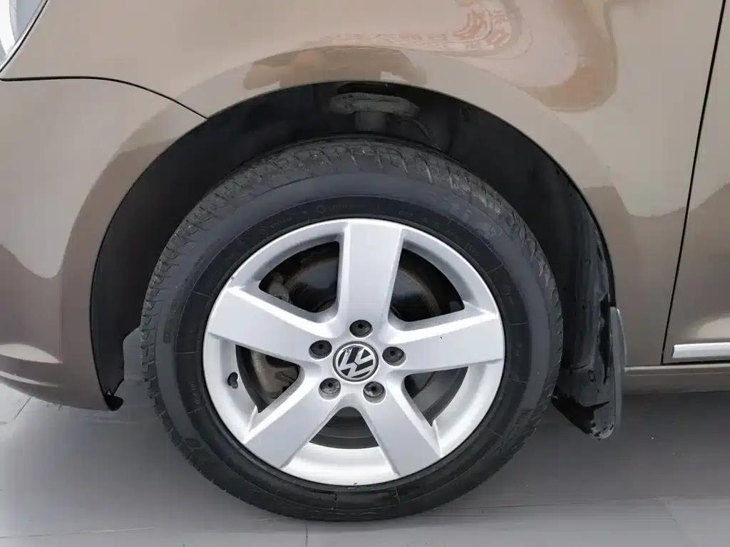 2013 Volkswagen Touran 1.4T Manual Comfort Edition 5-seater — миниатюра 17