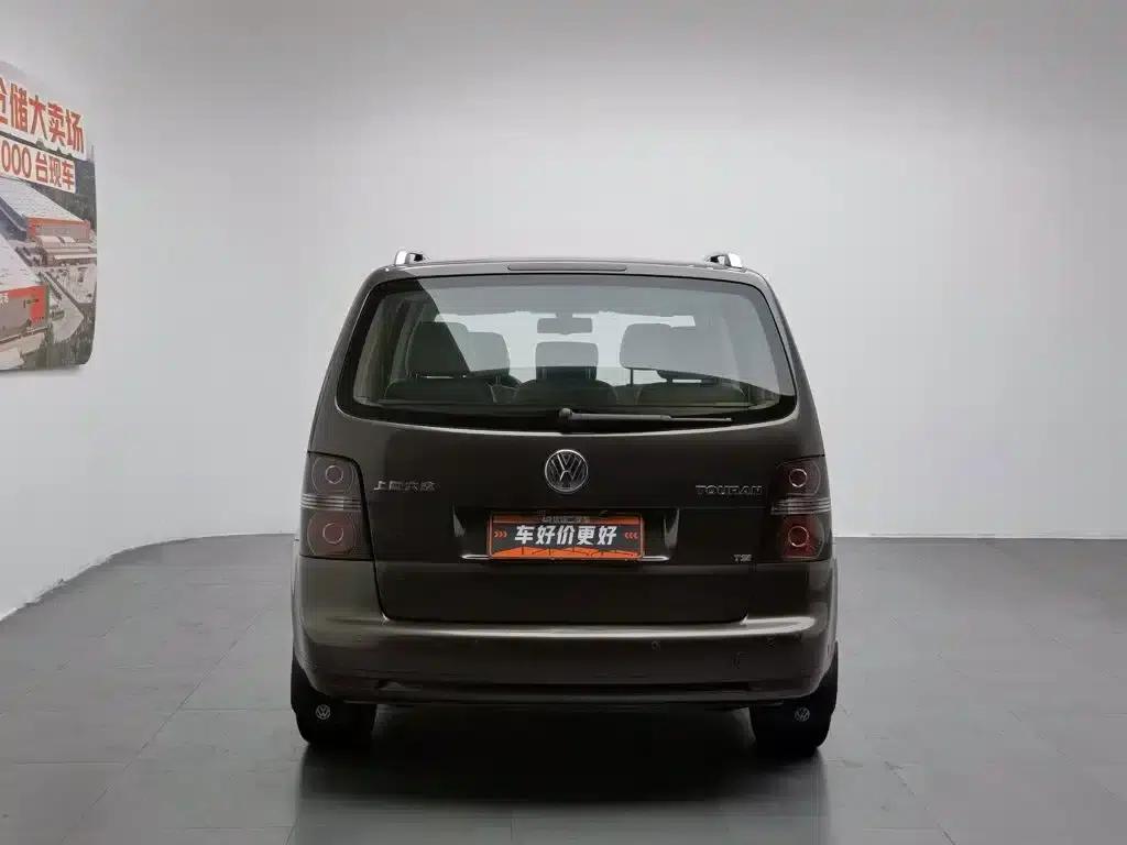 2013 Volkswagen Touran 1.4T Manual Comfort Edition 5-seater — миниатюра 4