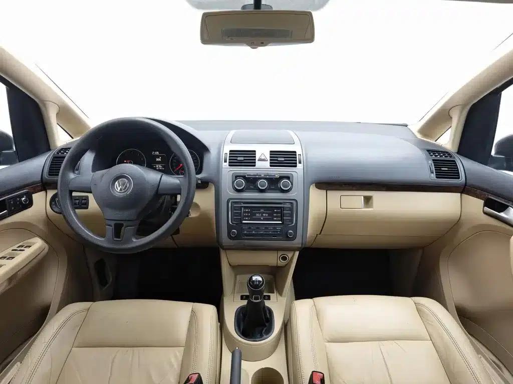 2013 Volkswagen Touran 1.4T Manual Comfort Edition 5-seater — миниатюра 5
