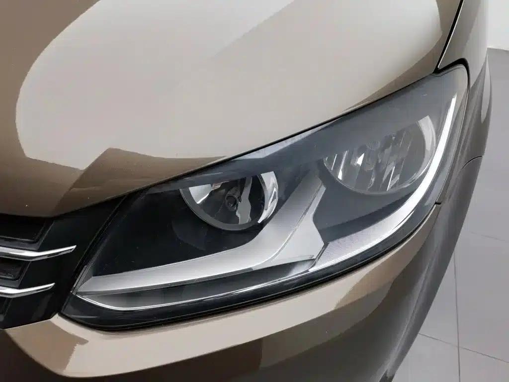 2013 Volkswagen Touran 1.4T Manual Comfort Edition 5-seater — миниатюра 7