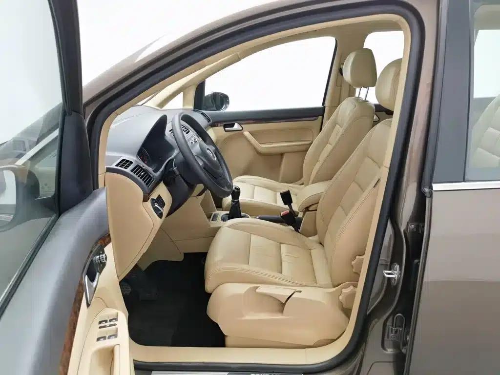 2013 Volkswagen Touran 1.4T Manual Comfort Edition 5-seater — миниатюра 10
