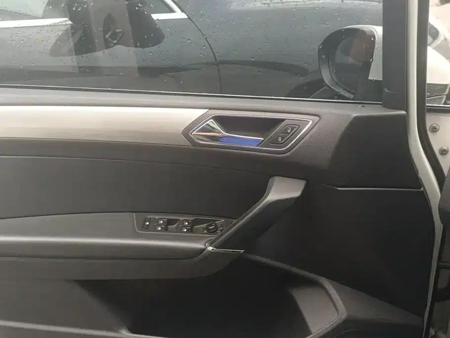2018 Touran L 280TSI DSG Cross Edition 6-seater National V emission standard — миниатюра 7