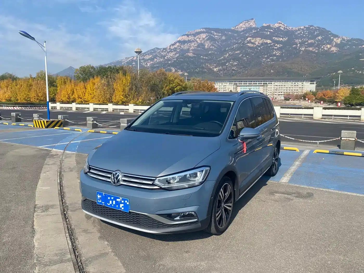 2018 Touran L 280TSI DSG Luxury Edition 6-seater (China VI Emission Standard) — миниатюра 1