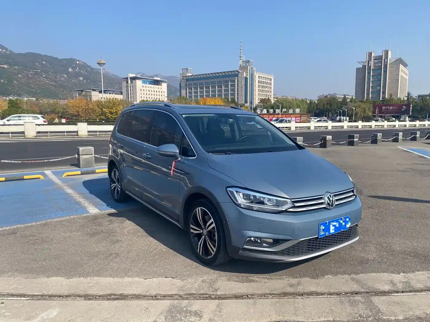 2018 Touran L 280TSI DSG Luxury Edition 6-seater (China VI Emission Standard) — миниатюра 2