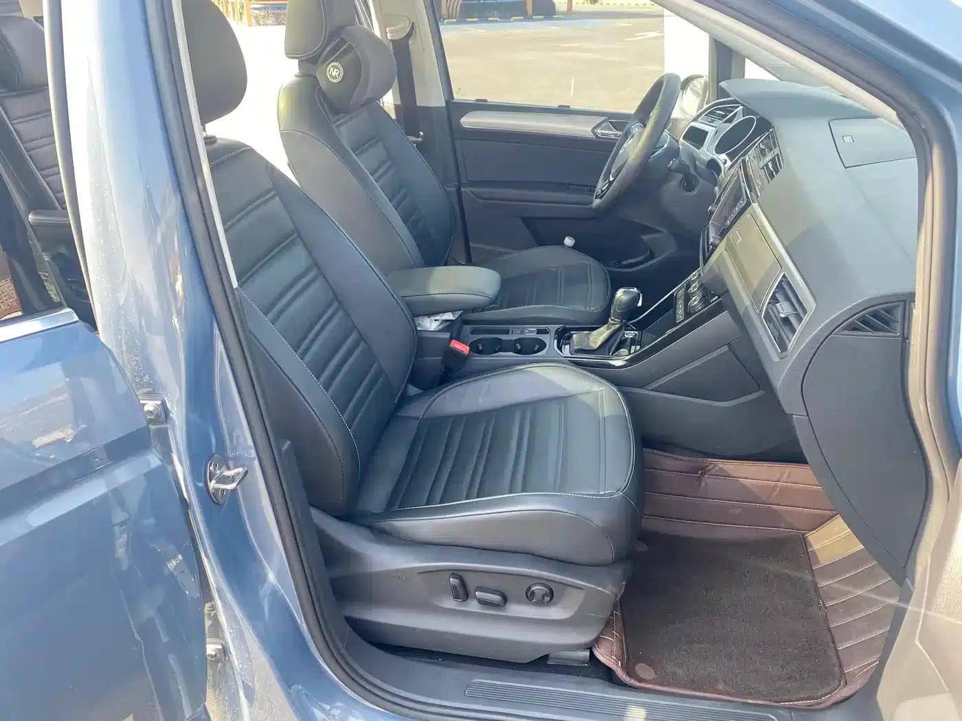 2018 Touran L 280TSI DSG Luxury Edition 6-seater (China VI Emission Standard) — миниатюра 5