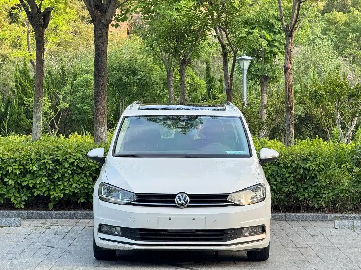 2018 Touran L 280TSI DSG Comfort Edition 7-seater (National V Emission Standard) — миниатюра 2