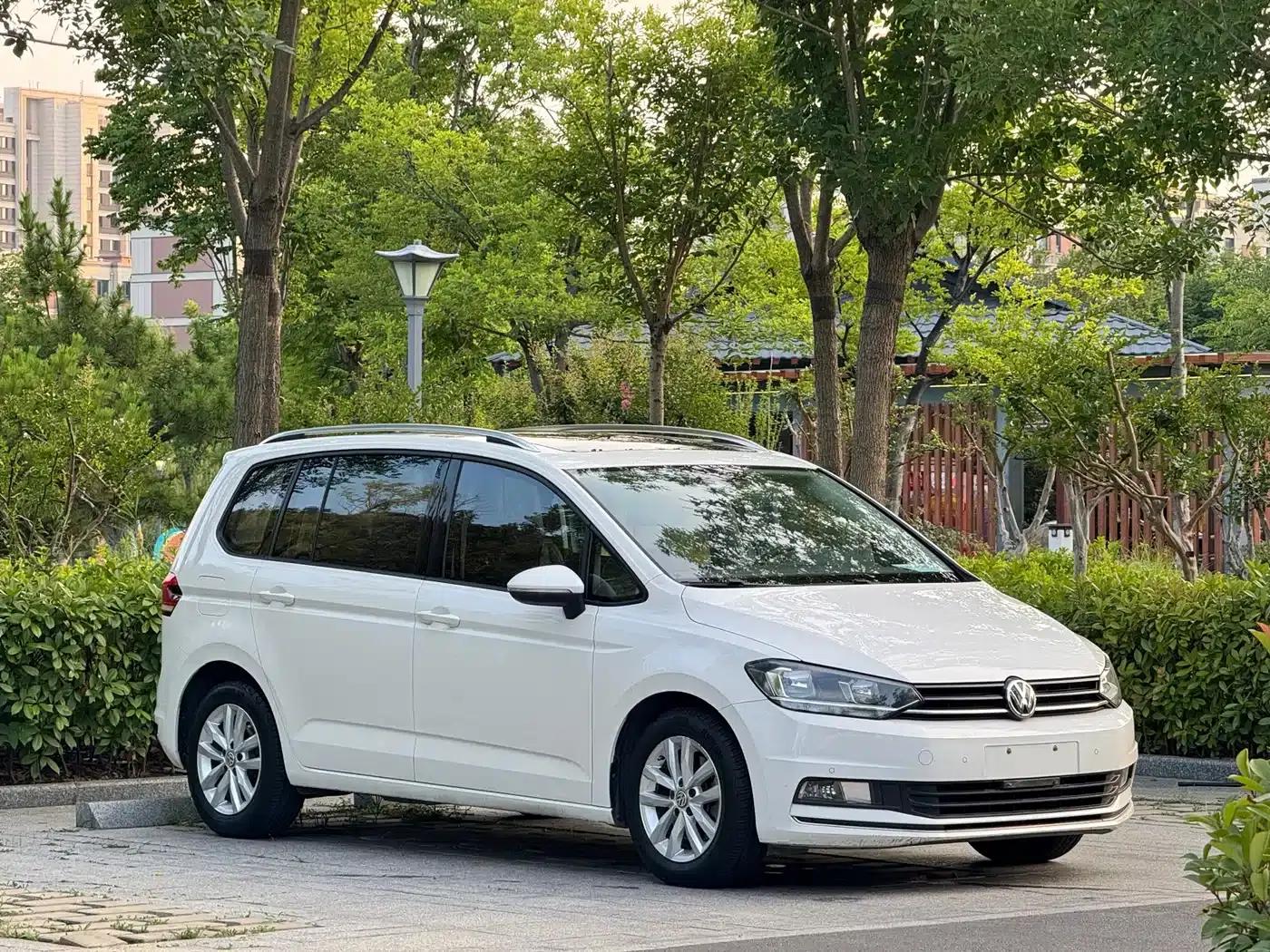 2018 Touran L 280TSI DSG Comfort Edition 7-seater (National V Emission Standard) — миниатюра 3