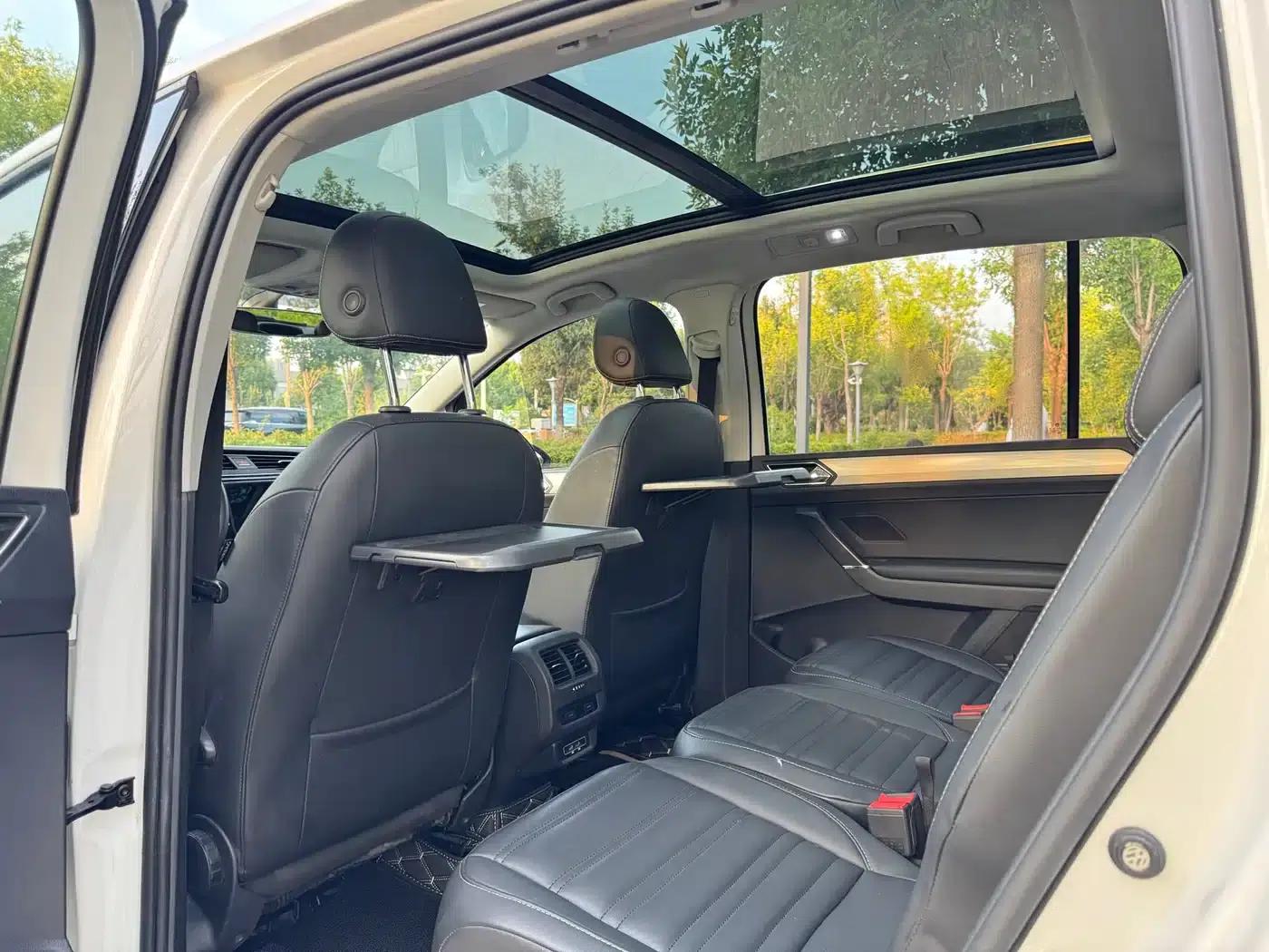 2018 Touran L 280TSI DSG Comfort Edition 7-seater (National V Emission Standard) — миниатюра 6