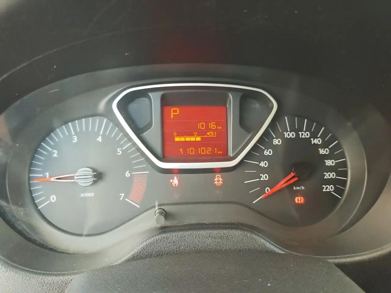 Citroen Elysee 2016 1.6L Automatic Comfort Model — миниатюра 12