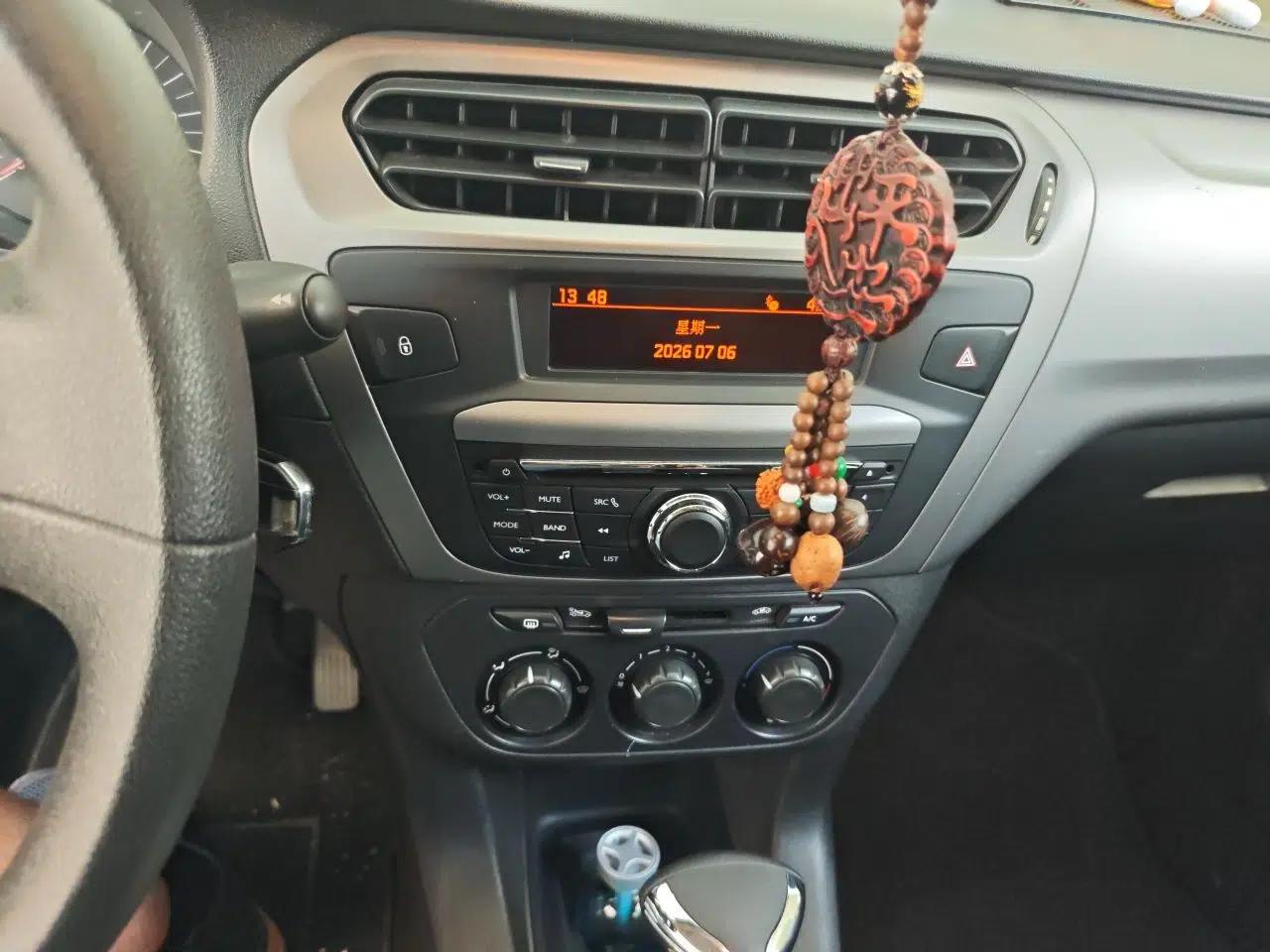 Citroen Elysee 2016 1.6L Automatic Comfort Model — миниатюра 13