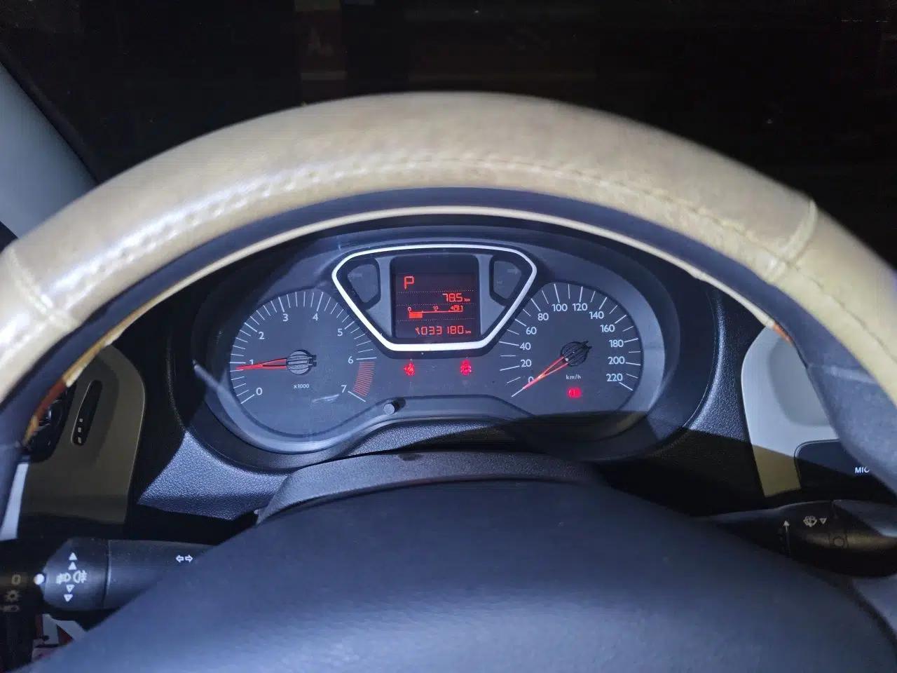 Citroen Elysee 2014 1.6L Automatic Comfort Model — миниатюра 11
