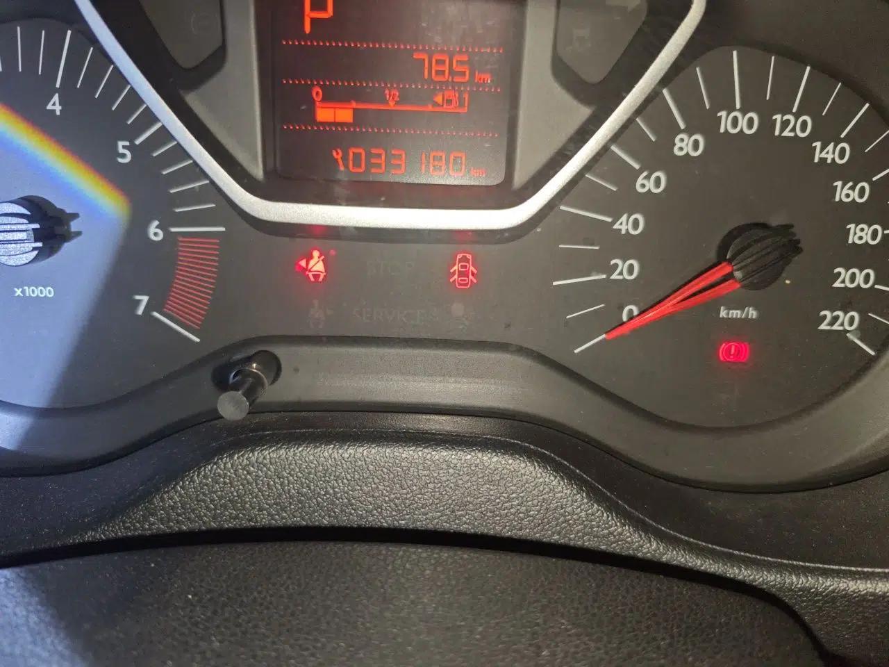 Citroen Elysee 2014 1.6L Automatic Comfort Model — миниатюра 12