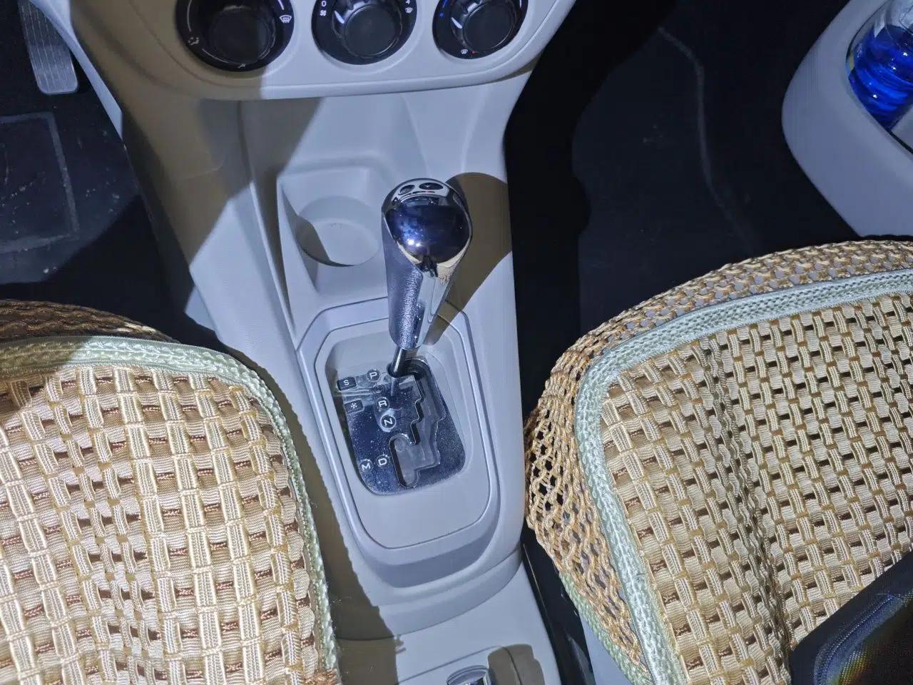 Citroen Elysee 2014 1.6L Automatic Comfort Model — миниатюра 14