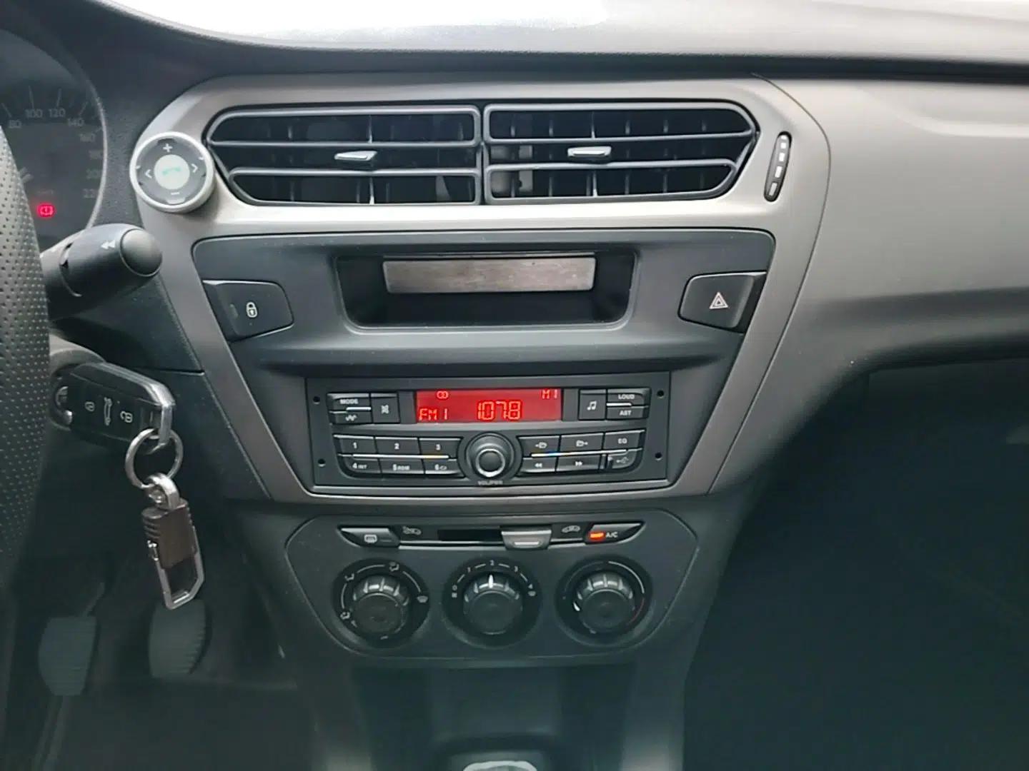 Citroen Elysee 2015 Zhishang Edition 1.6L Manual Fashion Model — миниатюра 15