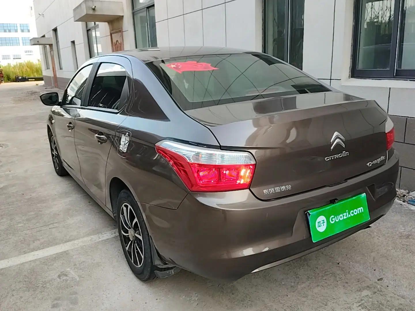 Citroen Elysee 2015 Zhishang Edition 1.6L Manual Fashion Model — миниатюра 4
