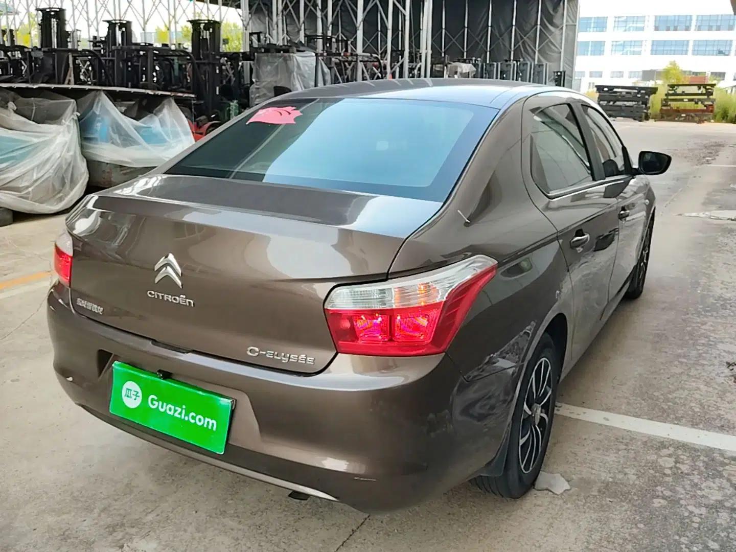 Citroen Elysee 2015 Zhishang Edition 1.6L Manual Fashion Model — миниатюра 6