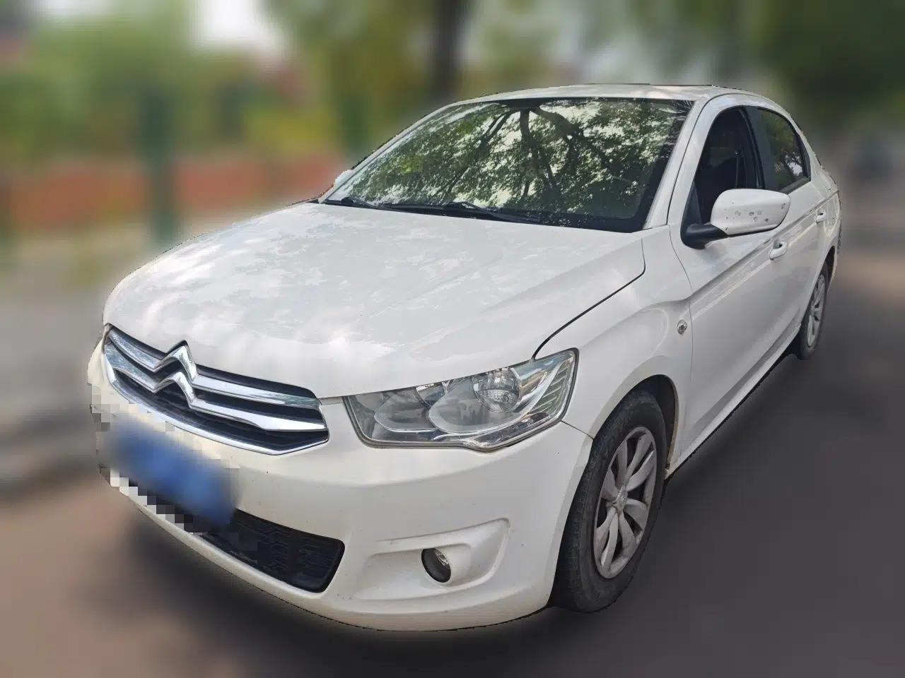Citroen Elysee 2015 Zhishang Edition 1.6L Manual Fashion Model — миниатюра 1