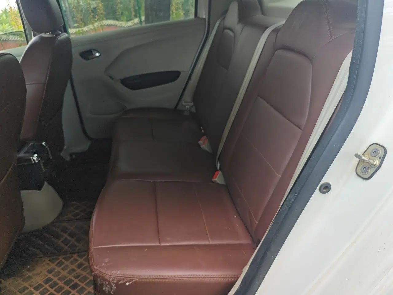 Citroen Elysee 2015 Zhishang Edition 1.6L Manual Fashion Model — миниатюра 17