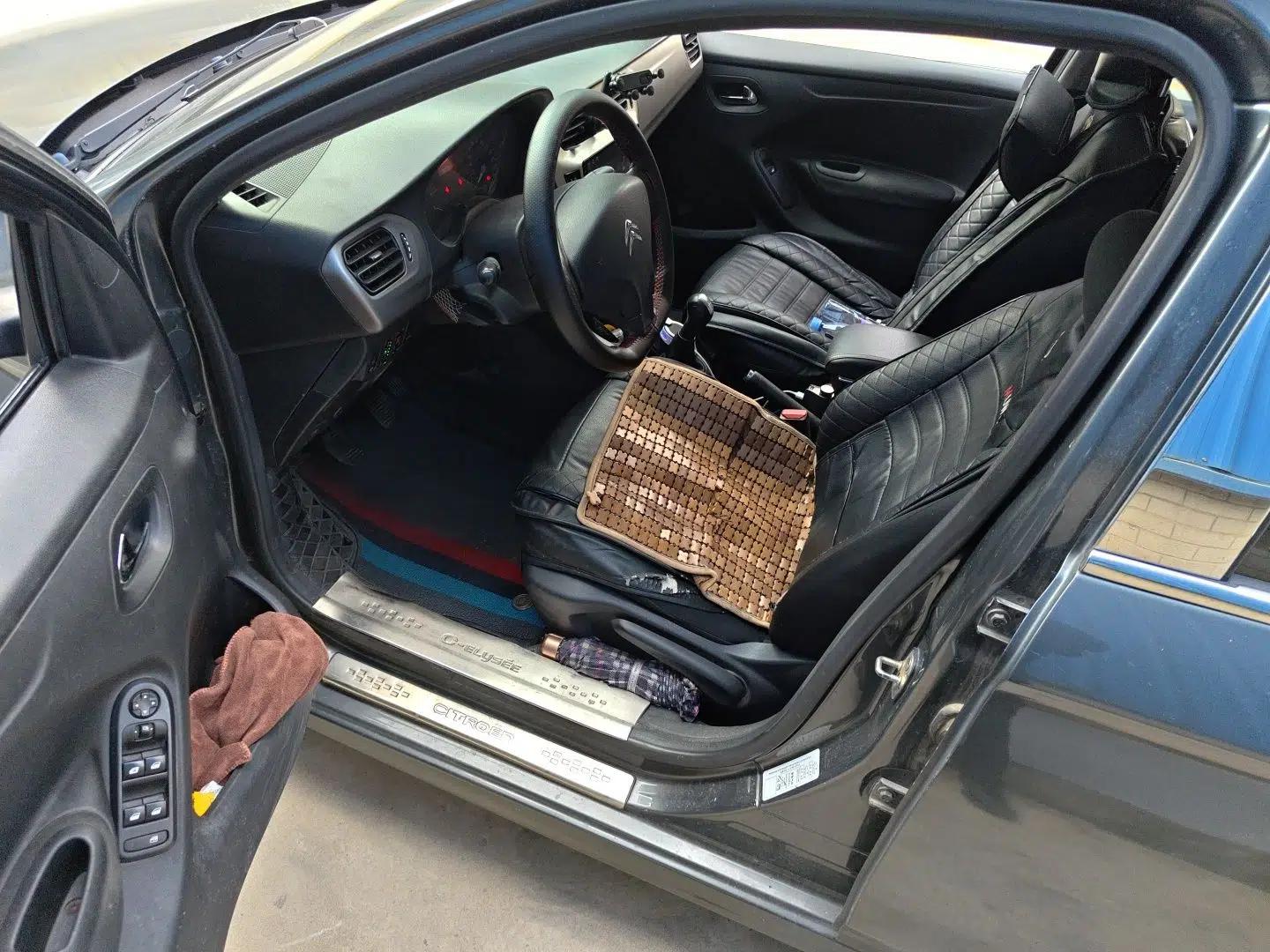 Citroen Elysee 2014 1.6L Manual Fashion Model with Sunroof CNG Version — миниатюра 16
