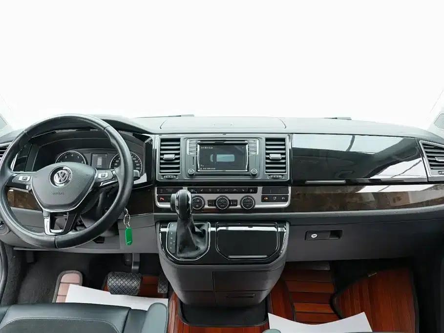 Multivan 2018 2.0TSI 2WD Luxury 7-Seater — миниатюра 15