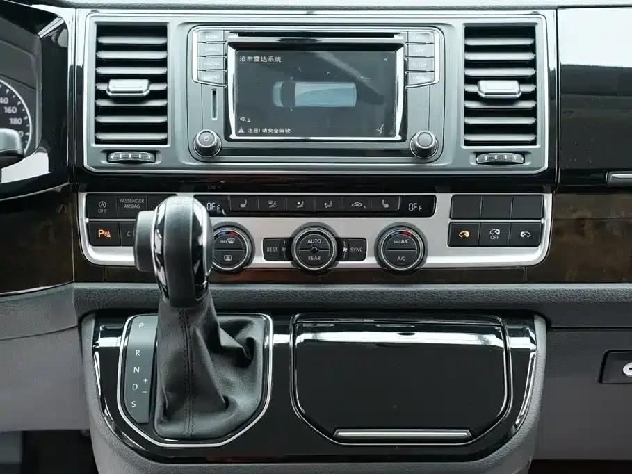 Multivan 2018 2.0TSI 2WD Luxury 7-Seater — миниатюра 18