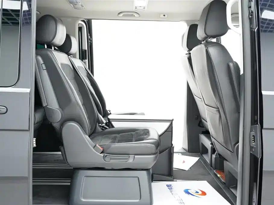Multivan 2018 2.0TSI 2WD Luxury 7-Seater — миниатюра 25