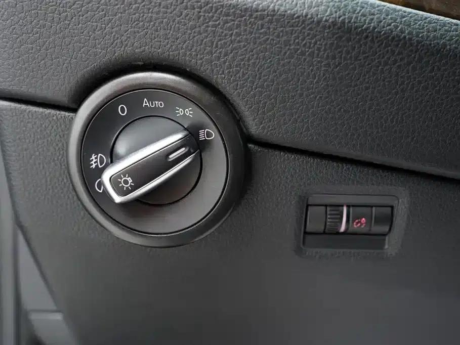Multivan 2018 2.0TSI 2WD Luxury 7-Seater — миниатюра 6