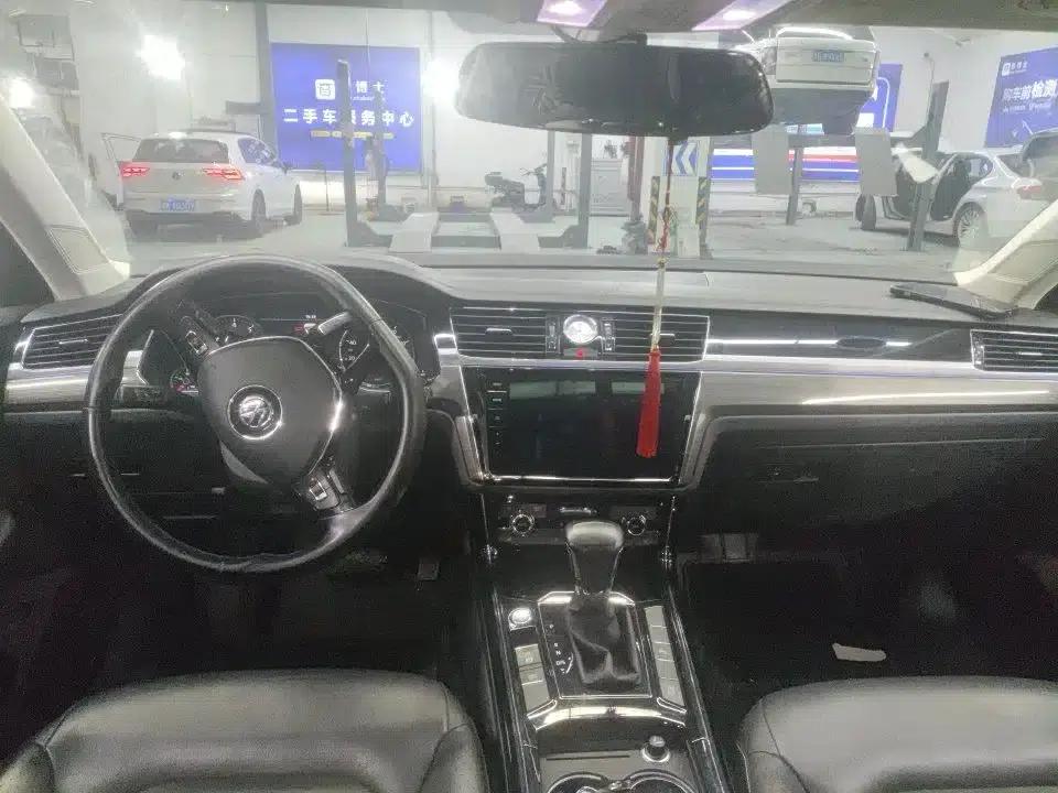Phideon 2018 380TSI 2WD Business Edition — миниатюра 3
