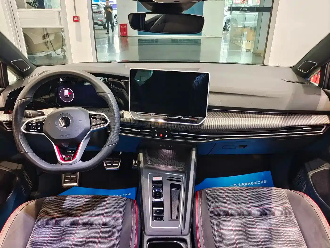 2025 Golf GTI 380TSI DSG GTI — миниатюра 7