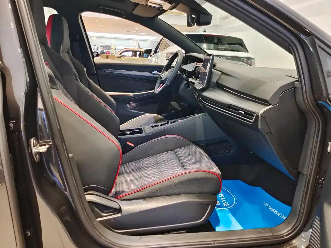 2025 Golf GTI 380TSI DSG GTI — миниатюра 8