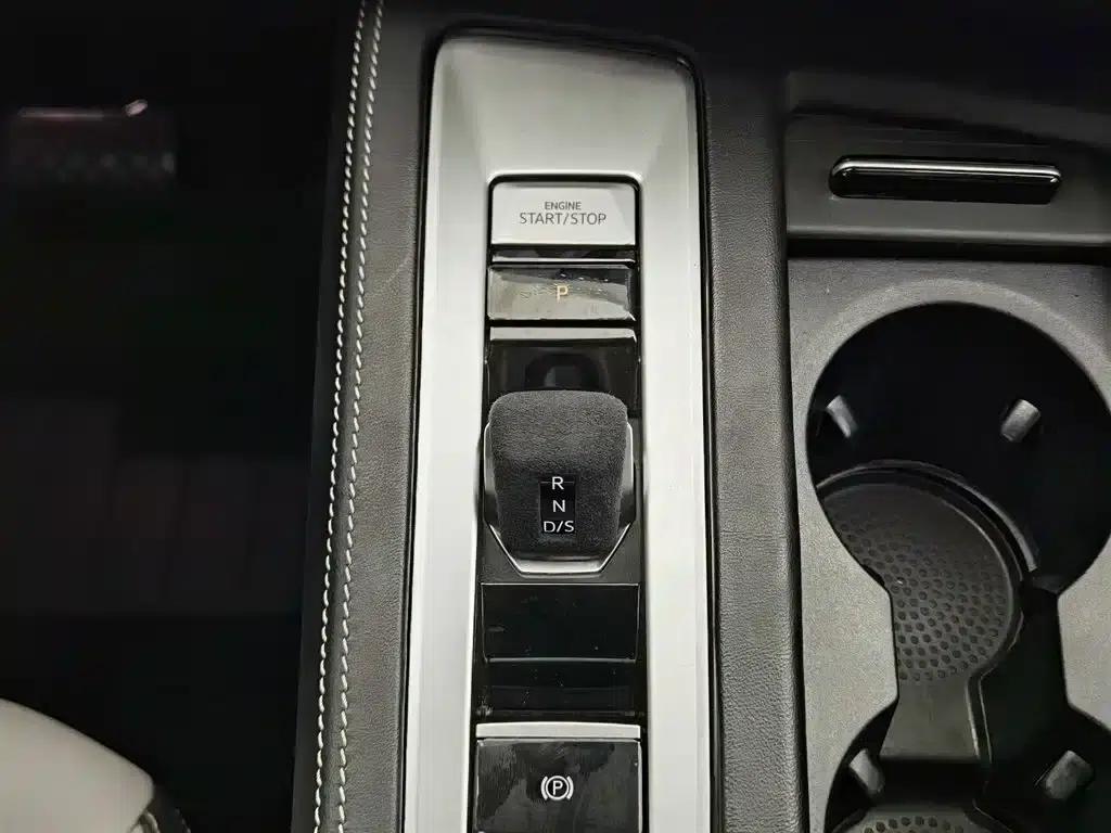 2023 Range Rover 330TSI Luxury Cruiser Edition — миниатюра 13
