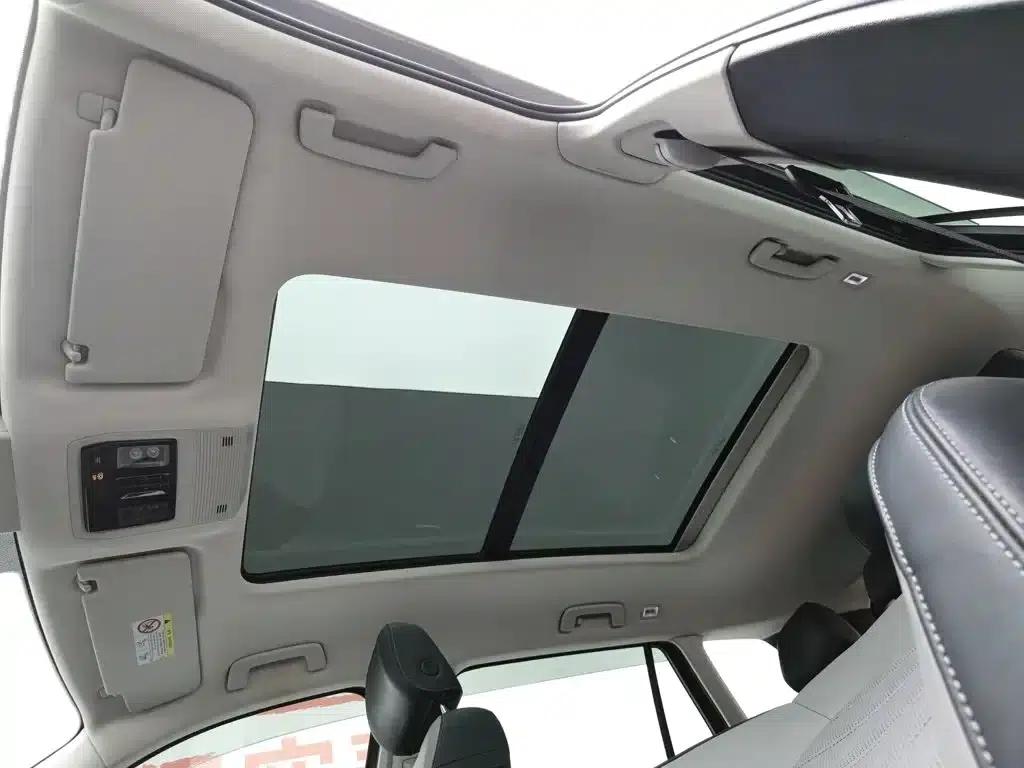2023 Range Rover 330TSI Luxury Cruiser Edition — миниатюра 14