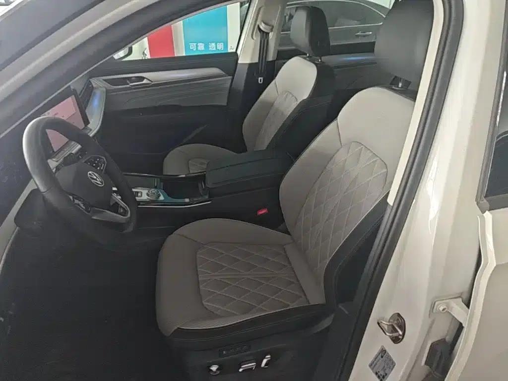 2024 Range Rover 380TSI AWD R-Line Cruiser - Special Edition — миниатюра 15