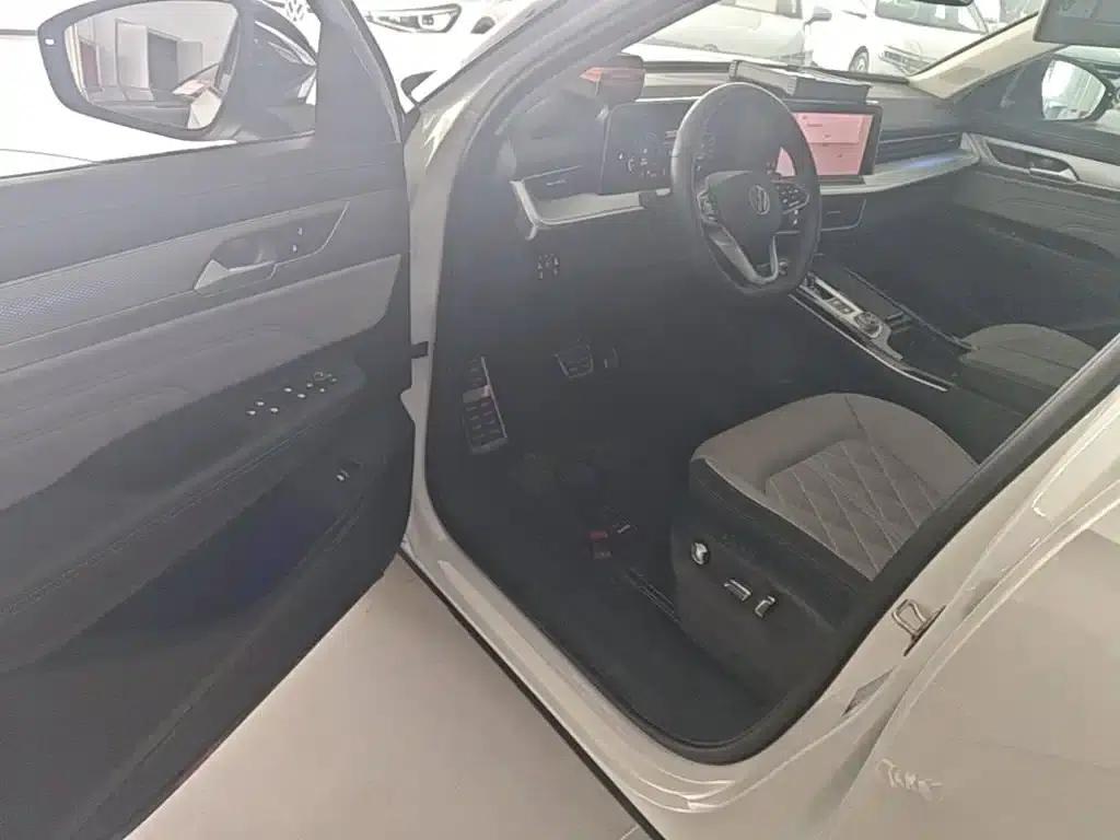2024 Range Rover 380TSI AWD R-Line Cruiser - Special Edition — миниатюра 16