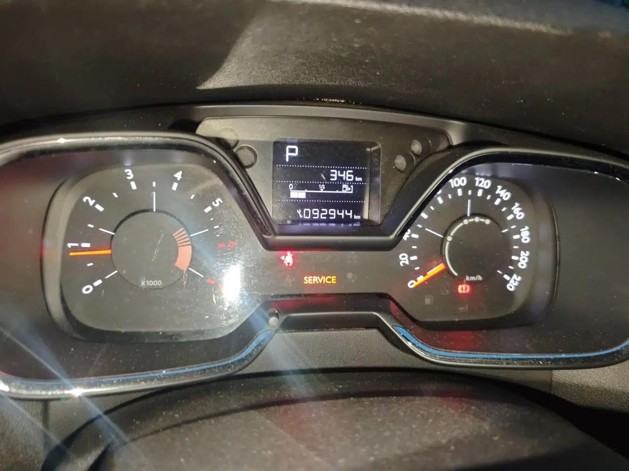 Citroen C4 Sega 2018 1.6L Automatic Luxury Model — миниатюра 11
