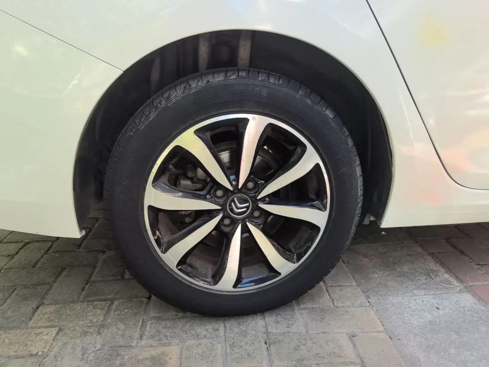 Citroen C4 Sega 2016 1.6L Manual Luxury Model — миниатюра 13