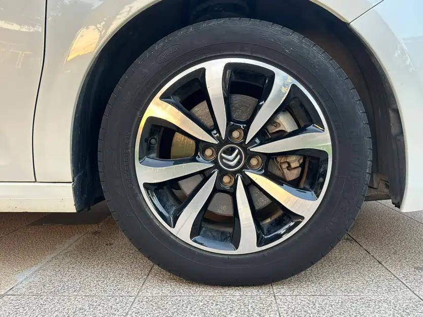 Citroen C4 Sega 2016 1.6L Manual Luxury Model — миниатюра 19