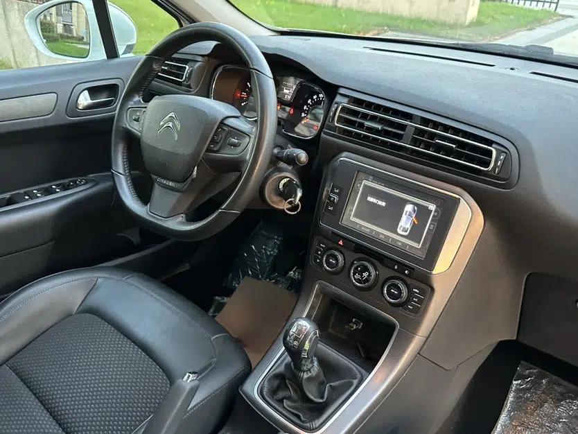 Citroen C4 Sega 2016 1.6L Manual Luxury Model — миниатюра 23