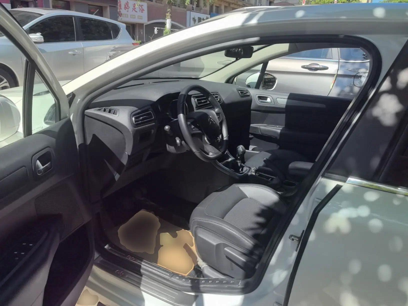 Citroen C4 Sega 2016 1.6L Manual Luxury Model — миниатюра 26