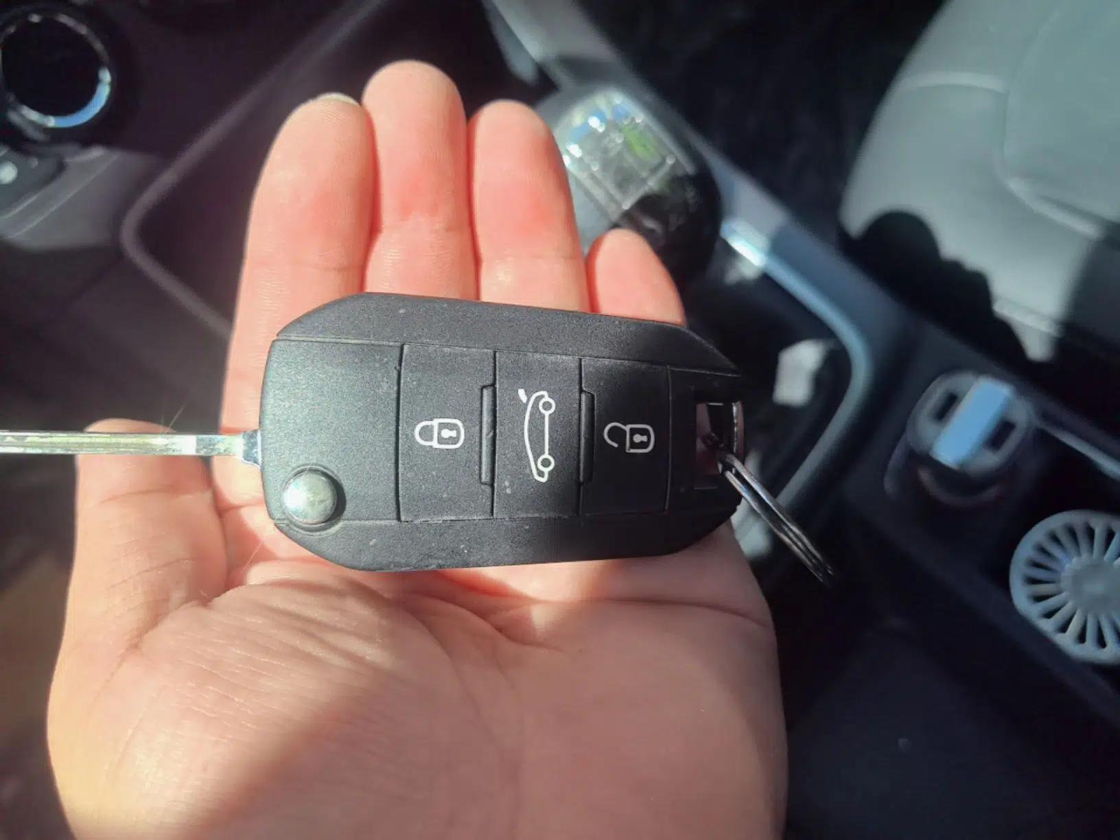 Citroen C4 Sega 2016 1.6L Manual Luxury Model — миниатюра 31