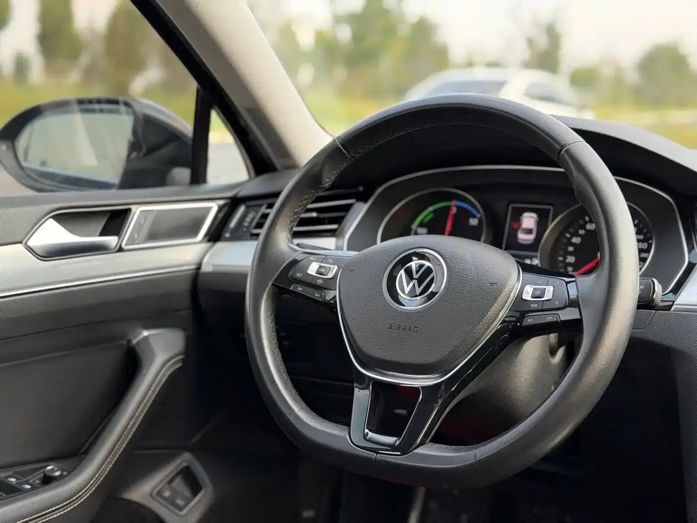 2020 Volkswagen Passat PHEV GTE Luxury Edition — миниатюра 11