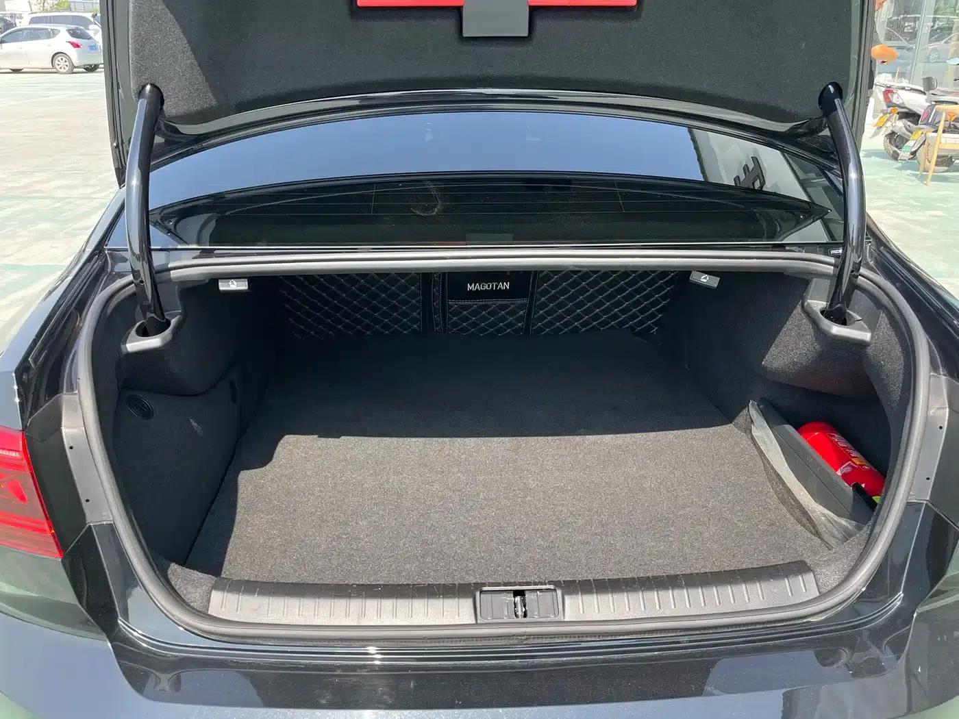 2022 Volkswagen Passat PHEV GTE Premium — миниатюра 13